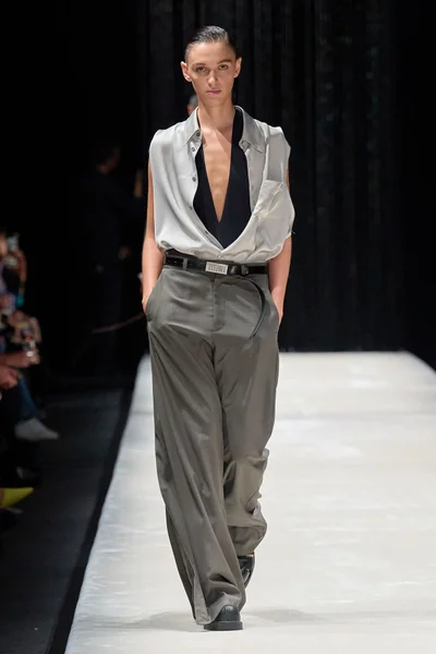 Look 2